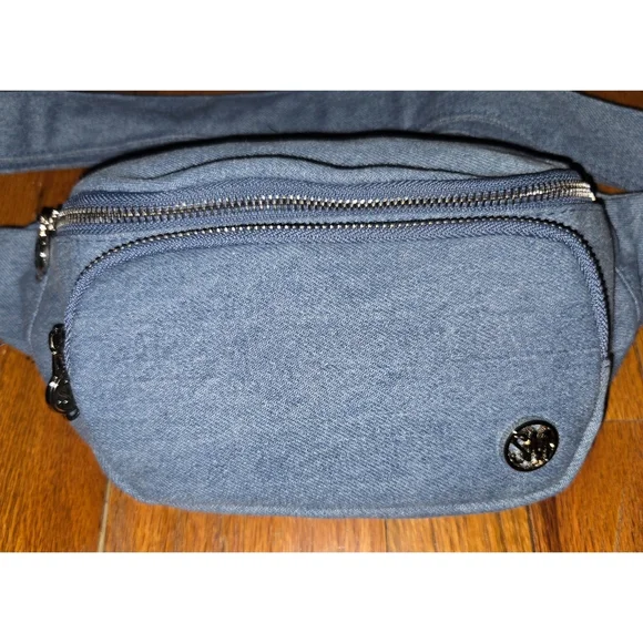 Steve Madden Crossbody Fanny Pack Belt Bag - Picture 2 of 2